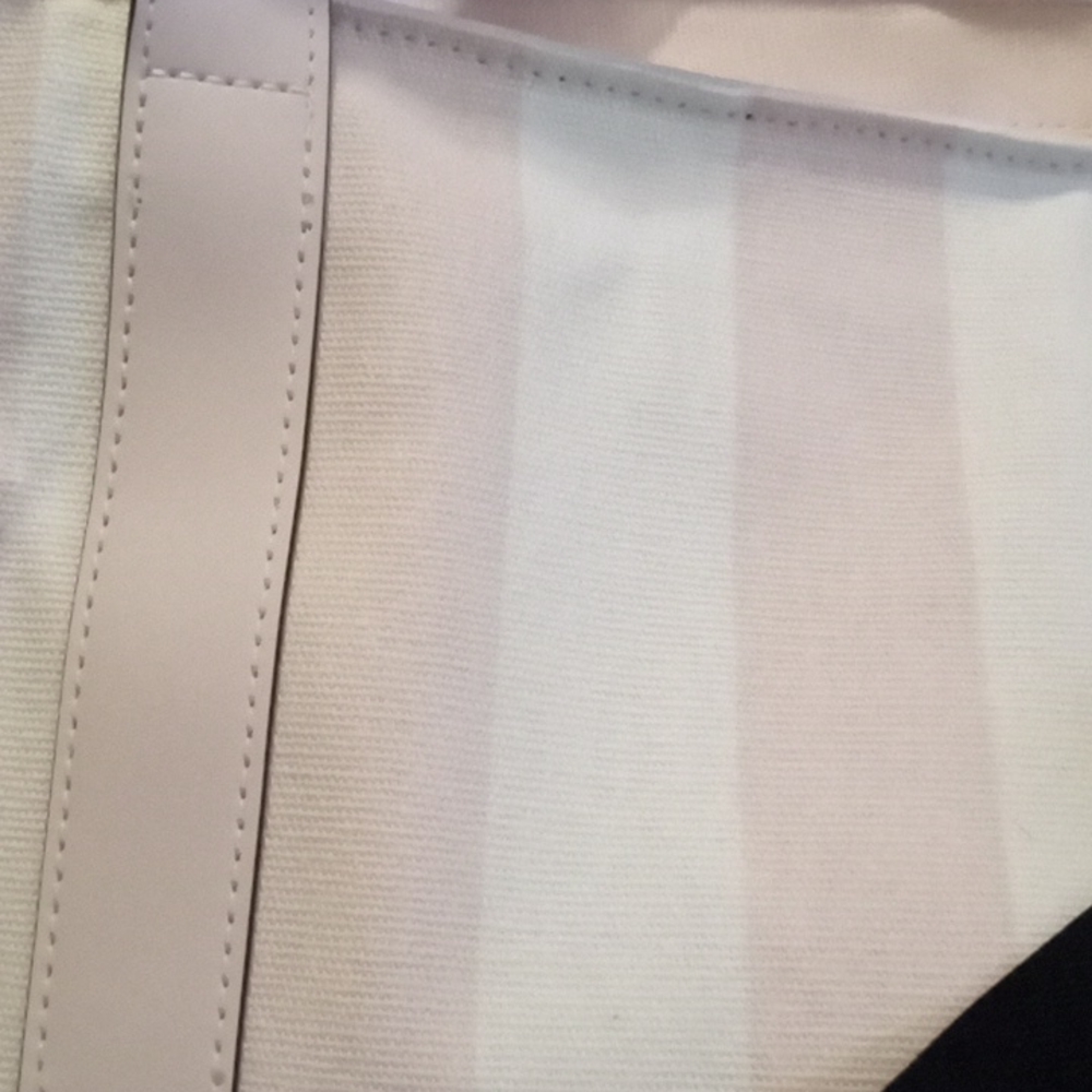 ( LAST ONE) Victoria Secret Large Travel Bag.. - Picture 10 of 15